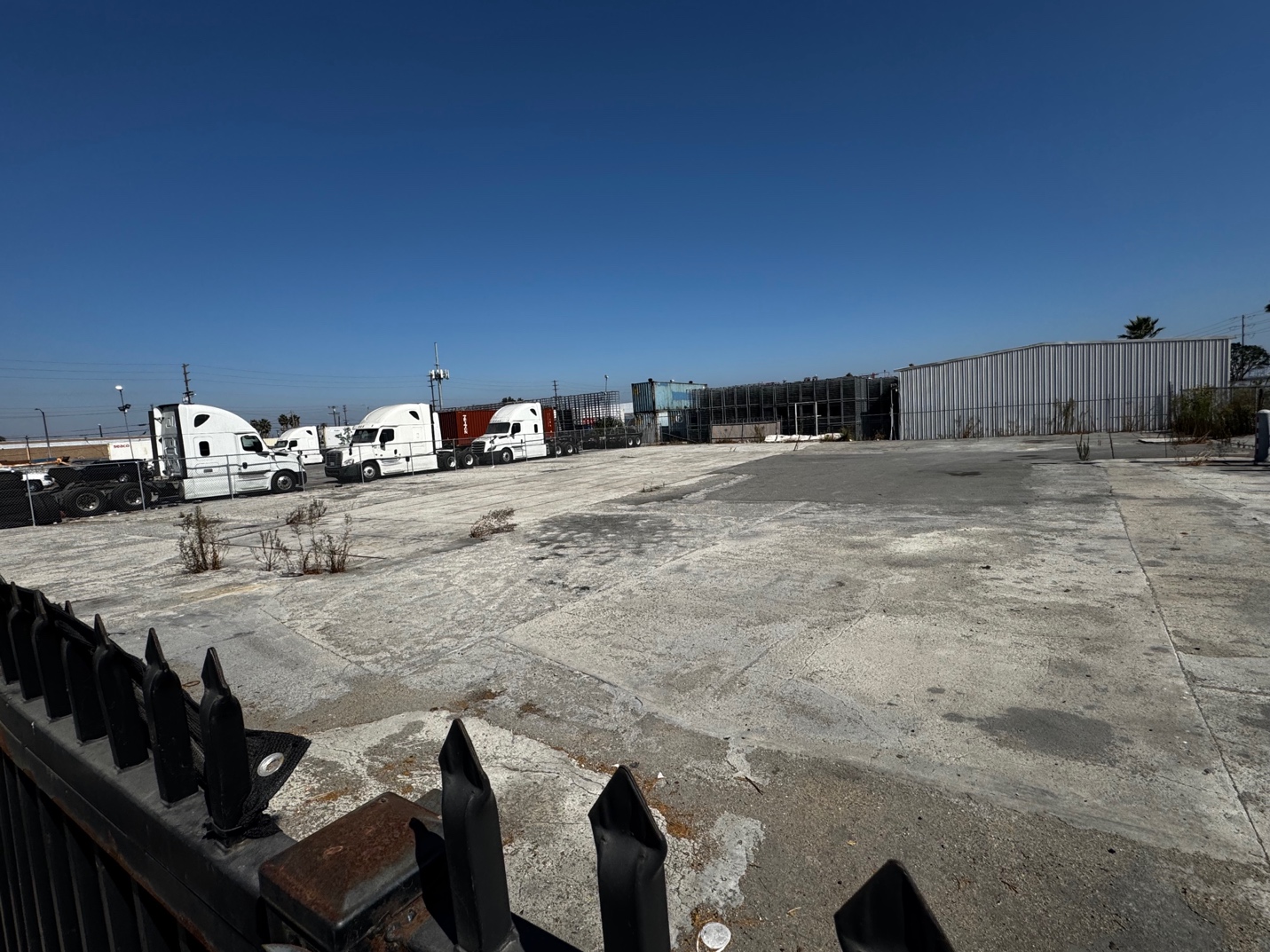 Wilmington, California truck parking yard at 222 Quay Ave
